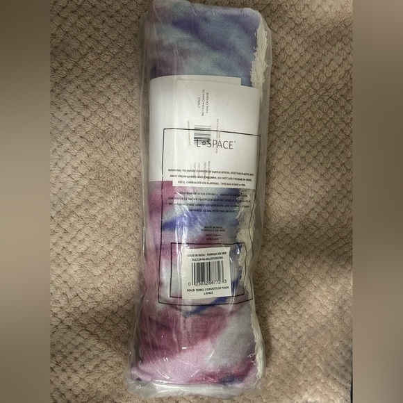 L-Space Tie Dye Beach Towel Pink Purple Blue With Fringe - Picture 3 of 5